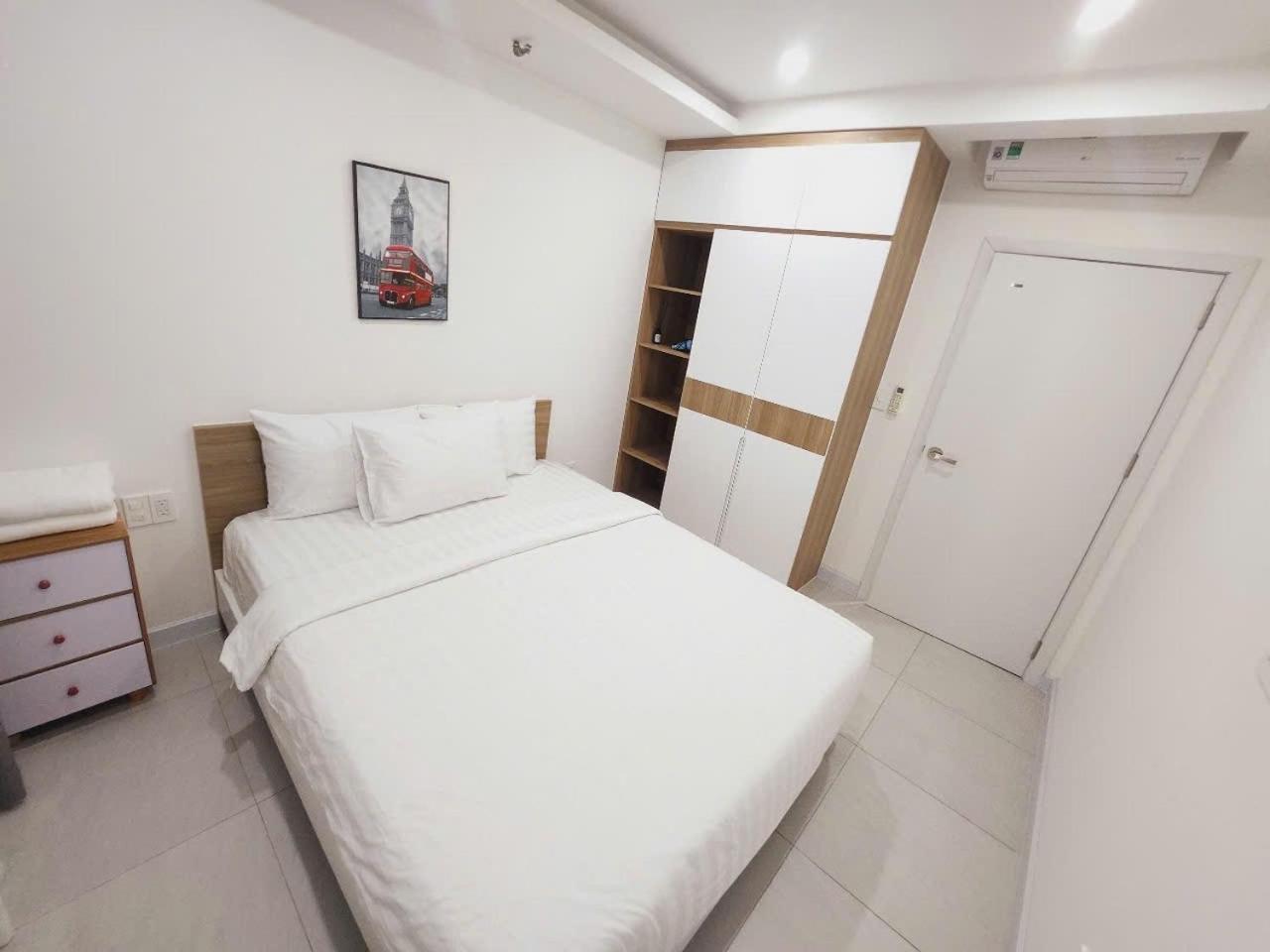 Căn hộ Three Bedrooms In Scenic Valley 2 *