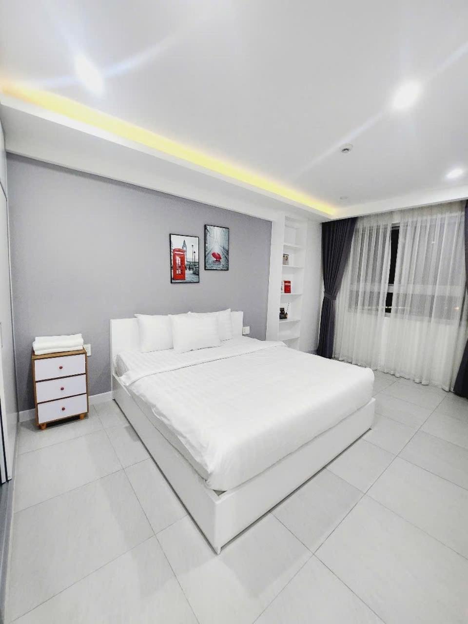 Căn hộ Three Bedrooms In Scenic Valley 2