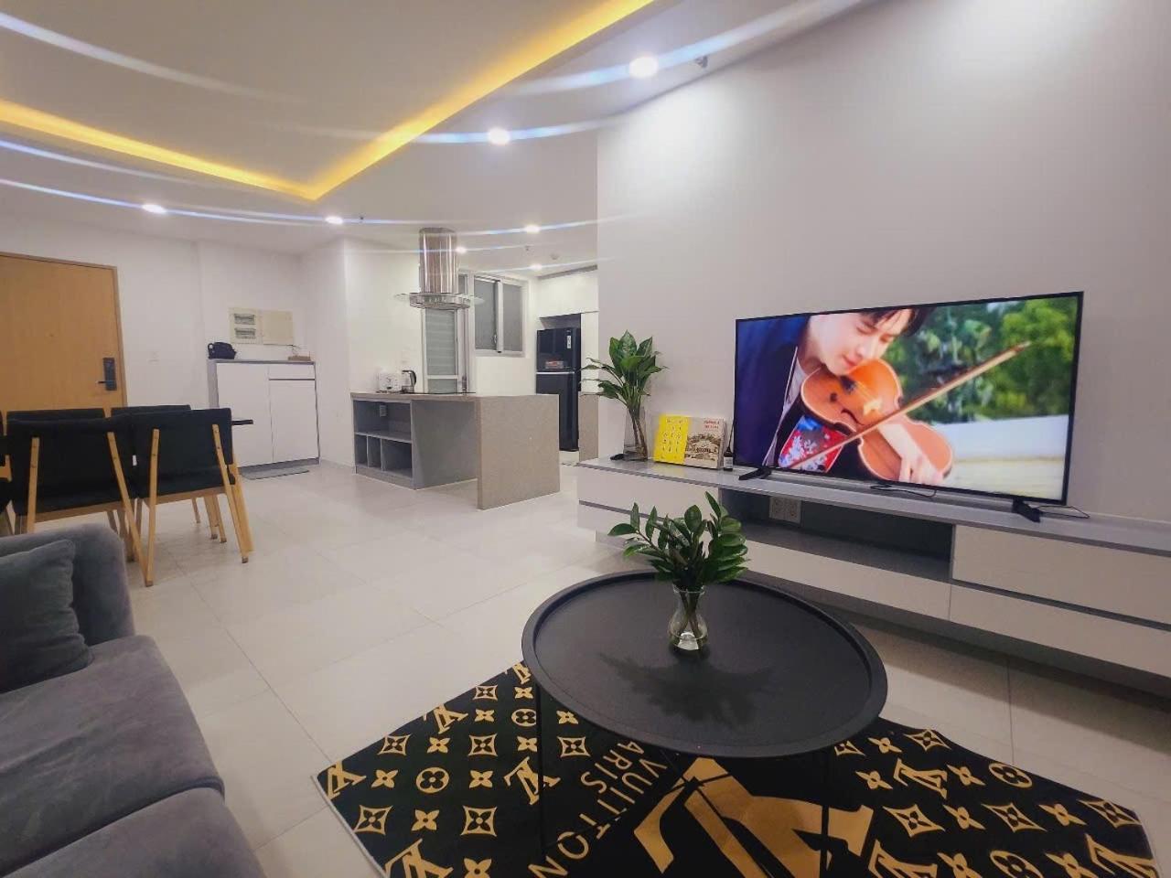 Three Bedrooms In Scenic Valley 2 TP. Hồ Chí Minh