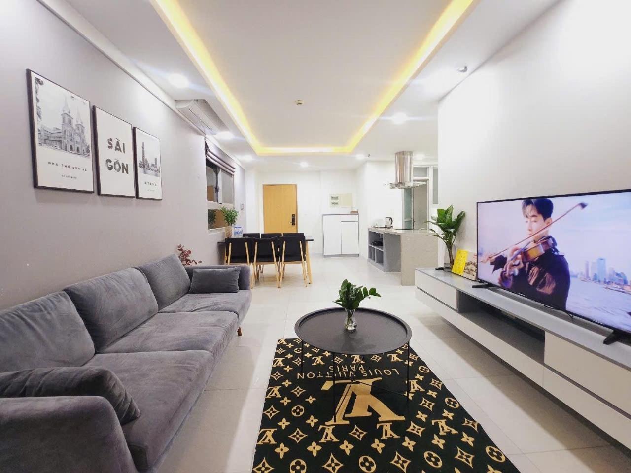 Căn hộ Three Bedrooms In Scenic Valley 2